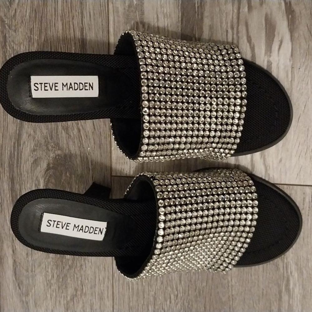 Stylish Steve Madden Sandal With Rhinestones! Sz.7.5!
